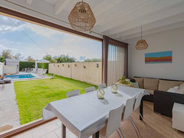 Villa en venta en Selva, Camarata