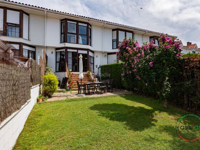 Chalet en venta en Santolaya, Siero