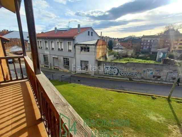 Chalet en venta en Santolaya, Siero