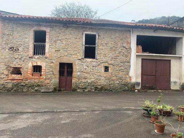 Chalet en venta en Santolaya, Siero