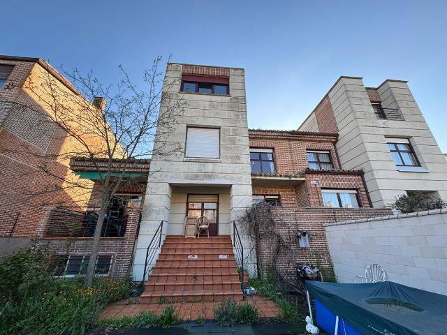 Villa en venta en Simancas, Urbanización El Plantío