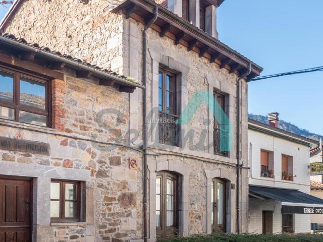 Villa en venta en Sobrescobio, Soto