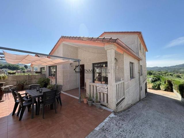 Chalet en venta en Soutomaior, Vigo