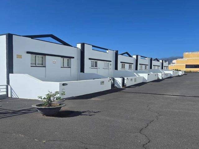 Chalet en venta en Las Rosas, El Rosario