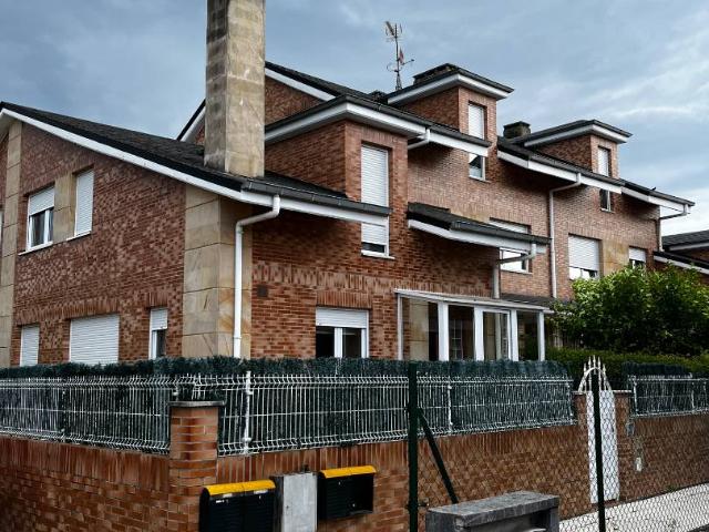 Chalet en venta en Sierrapando, Torrelavega