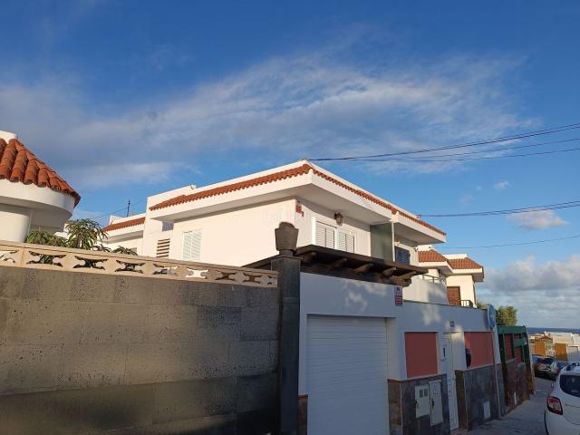 Chalet en venta en San José de las Longueras, Telde