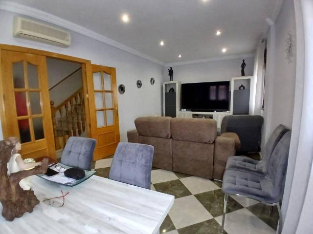 Chalet en venta en Tomelloso, Castilla-La Mancha