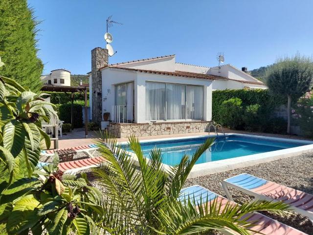 Villa en venta en Torroella De Montgrí