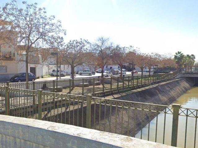 Villa en venta en Sevilla, El Arenal