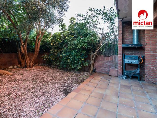 Villa en venta en Sant Joan Despí, Centre