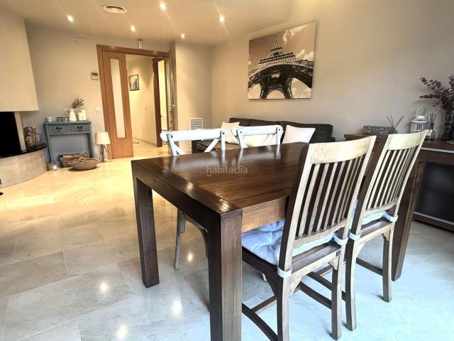 Villa en venta en Torrelles De Llobregat
