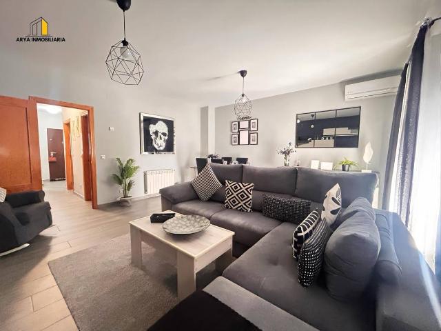 Chalet en venta en Torres De La Alameda, Madrid