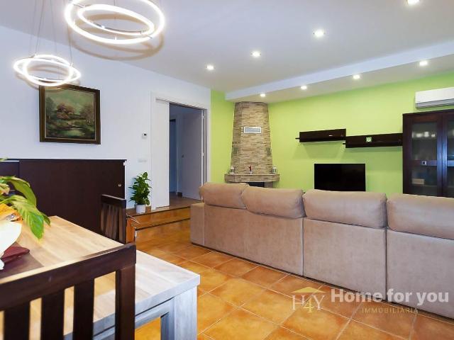 Villa en venta en Torroella De Fluvià
