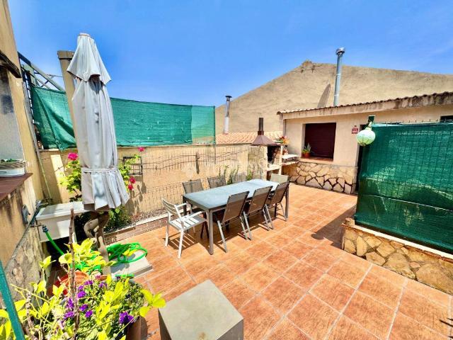 Villa en venta en Tórtola De Henares