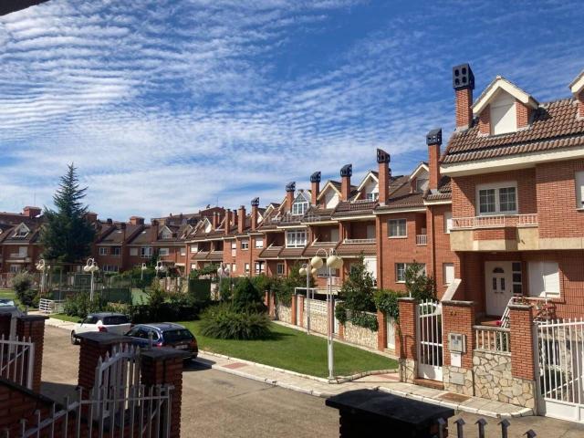 Chalet en venta en San Claudio, León