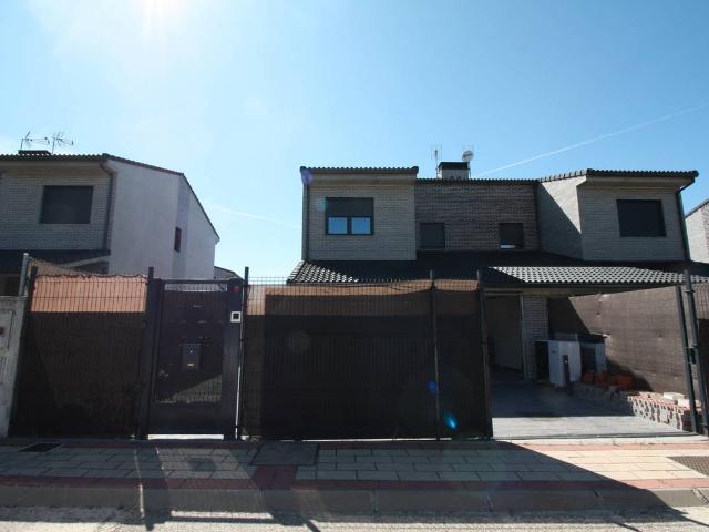 Villa en venta en Tudela De Duero, Virgen de la Guía