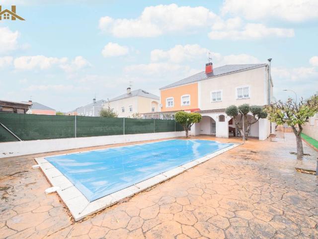 Villa en venta en Ugena, Urbanización Fuentevieja