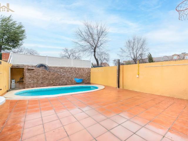 Chalet en venta en Ugena, Castilla-La Mancha