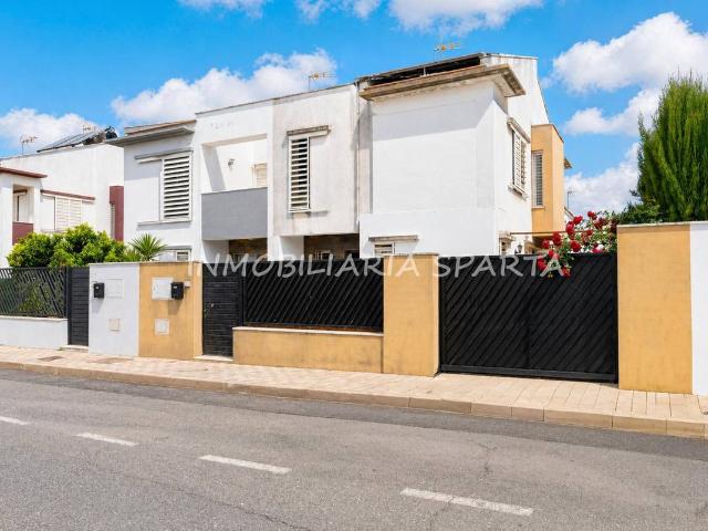 Chalet en venta en Umbrete, Andalucía