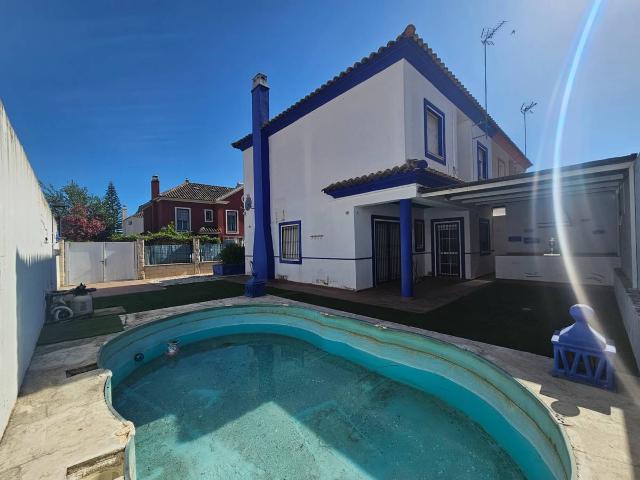 Chalet en venta en Umbrete, Andalucía