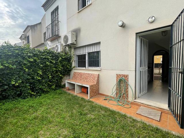 Chalet en venta en Umbrete, Sevilla