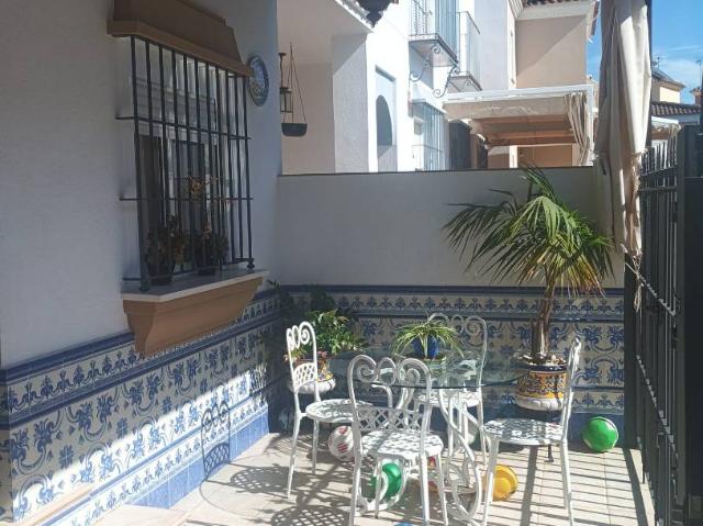 Chalet en venta en Umbrete, Sevilla