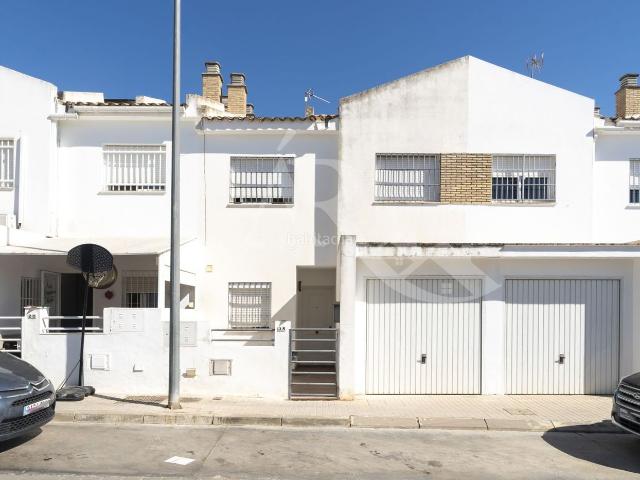 Chalet en venta en Umbrete, Andalucía