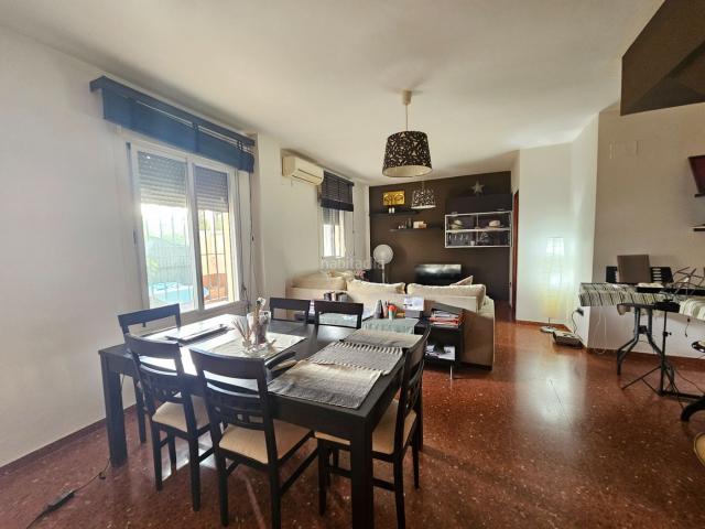 Chalet en venta en Umbrete, Andalucía