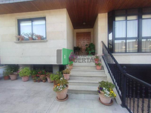 Chalet en venta en Centro, Ourense