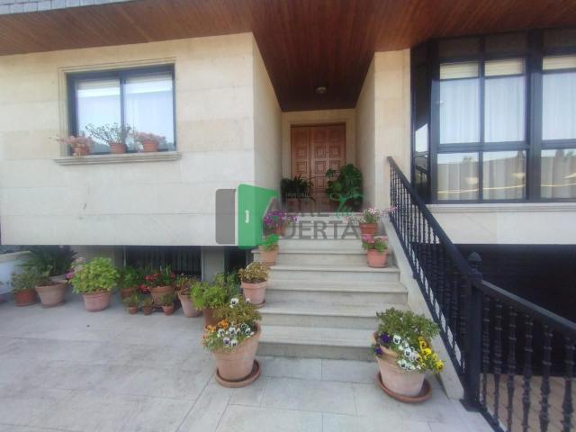 Villa en venta en Ourense, Casco Vello