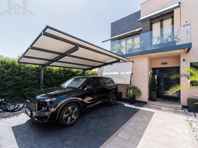 Villa en venta en Arroyomolinos
