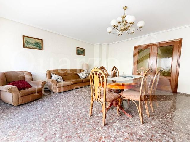 Chalet en venta en Utiel, València / Valencia