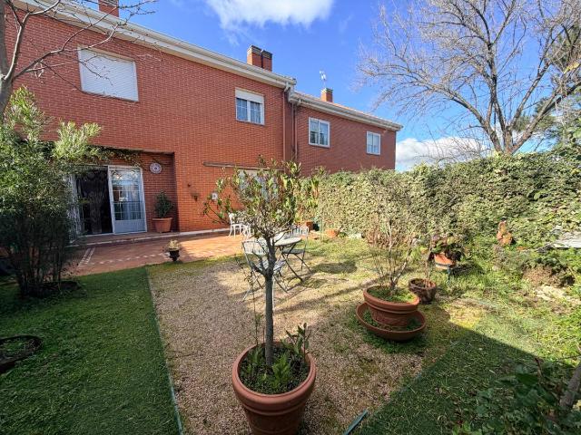 Chalet en venta en Valdemorillo, Madrid