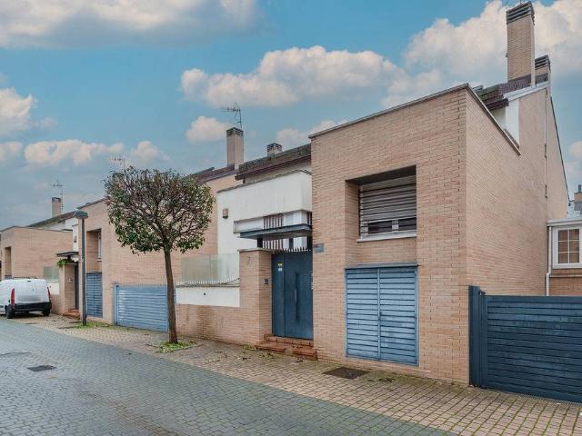 Chalet en venta en Flores, Leganés