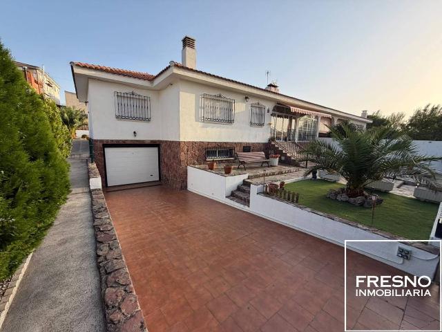 Chalet en venta en Valdepiélagos, Madrid