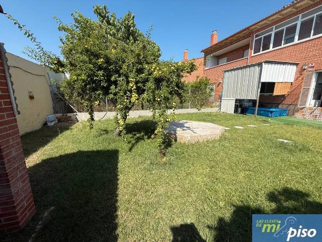 Villa en venta en Valdestillas
