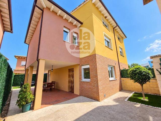 Chalet en venta en Valdorros, Burgos