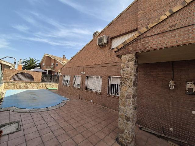 Chalet en venta en Velilla De San Antonio, Madrid