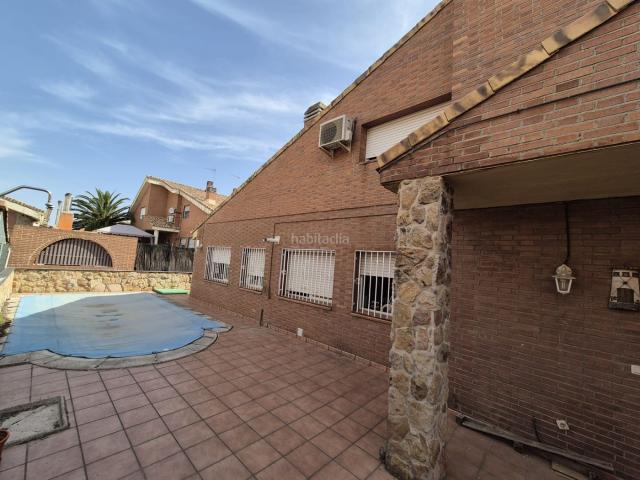 Chalet en venta en Velilla De San Antonio, Madrid