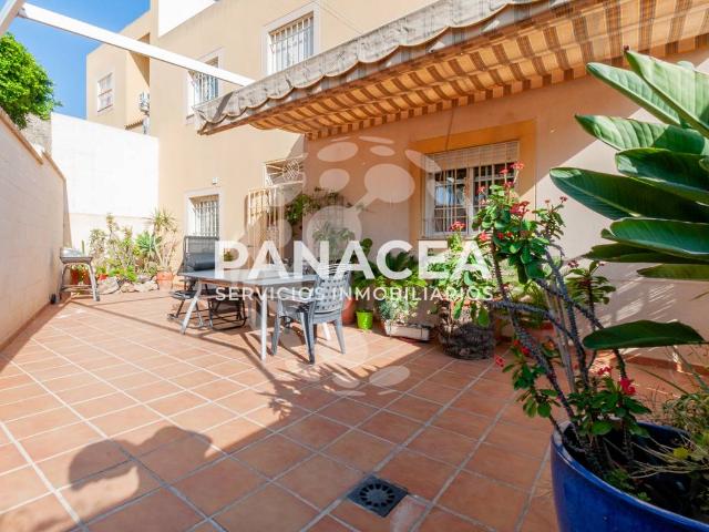 Chalet en venta en Viator, Andalucía