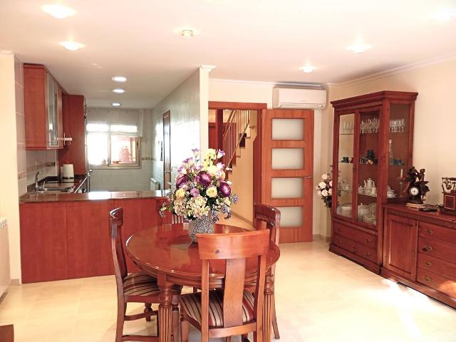 Villa en venta en Vilablareix