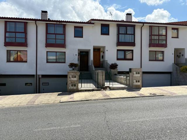 Chalet en venta en Cordeda, A Coruña