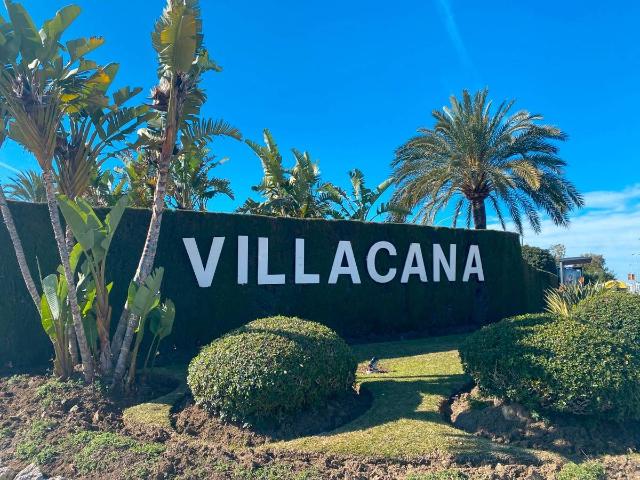 Chalet en venta en Barriada Islas Canarias, Estepona