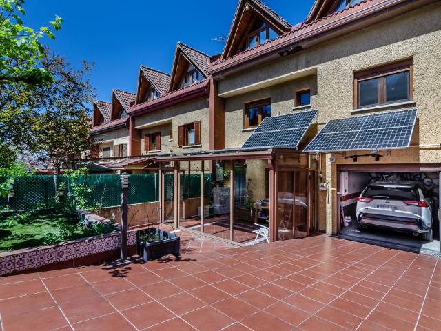 Chalet en venta en La Estación, Collado