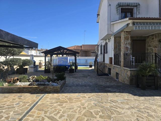 Chalet en venta en Villamanta, Madrid
