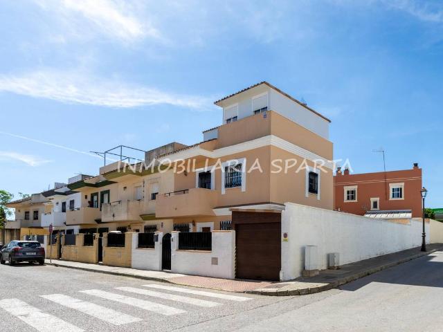 Chalet en venta en Villanueva Del Ariscal, Andalucía