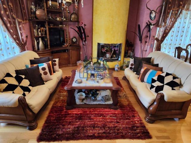 Chalet en venta en Navatejera, Villaquilambre
