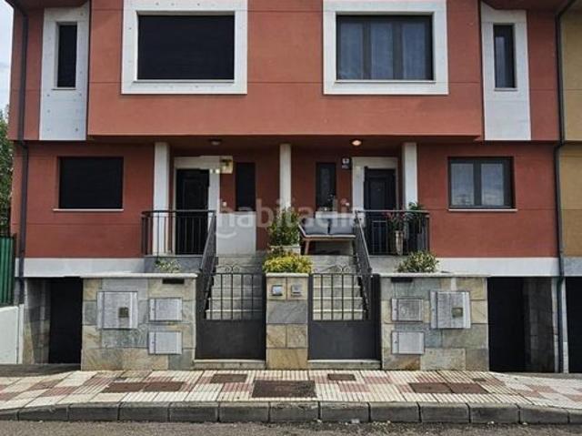 Chalet en venta en Navatejera, Villaquilambre