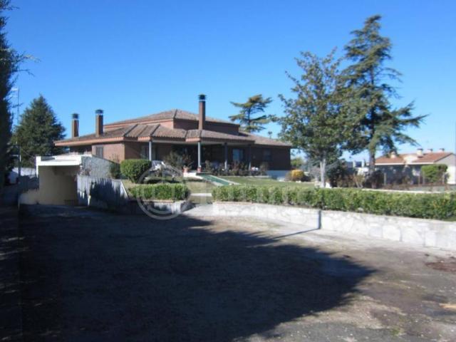 Casa en venta en Villares De La Reina