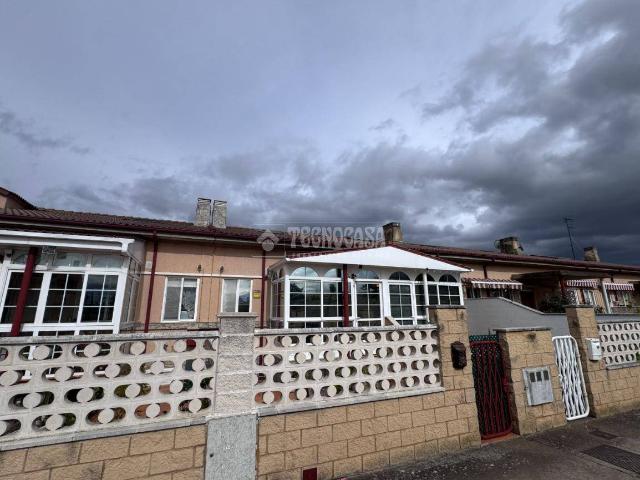 Chalet en venta en Villasabariego, Castilla y León
